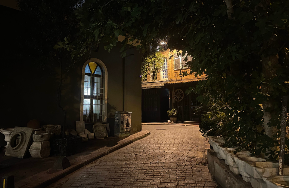 Thresholds in Istanbul